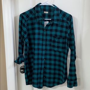 Brand new Hollister flannel. Size medium.